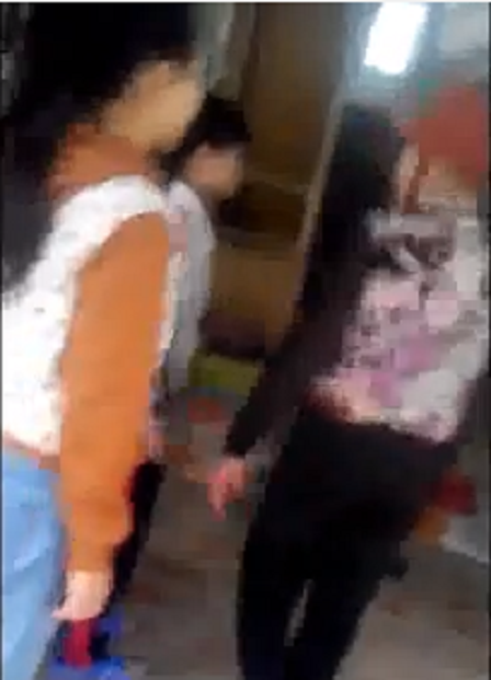 Sốc con gái đánh và chửi mắng bố thậm tệ